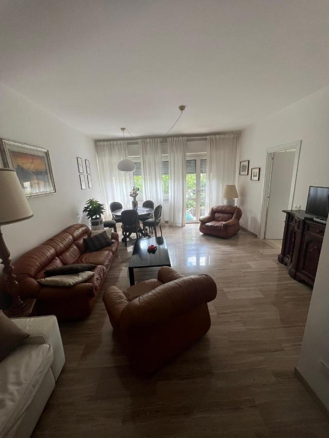 Da Emma E Carlo - Homy Apt. Tirano Eksteriør bilde